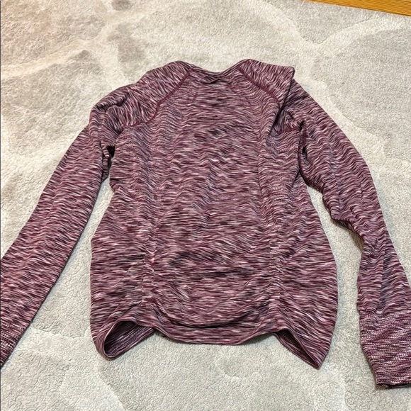 Athleta Relaxed Athletic Long Sleeved Top with Thumbholes - Picture 4 of 5